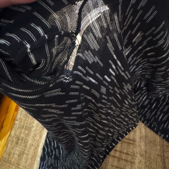 BCBG BCBGMAXAZRIABlack and white waterfall Sweater Long sleeve silk and cotton - Picture 3 of 7